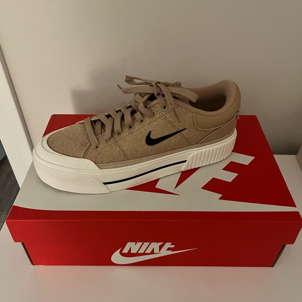 Nike Court Legacy Lift Canvas Woman’s Sneakers